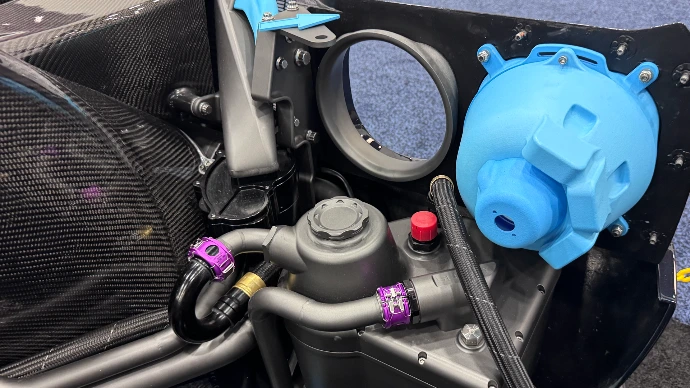 Componente automotriz impreso en 3D por MJF